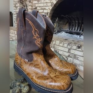 Justin Boots 9.5 B Cgestnut Embossed Leather